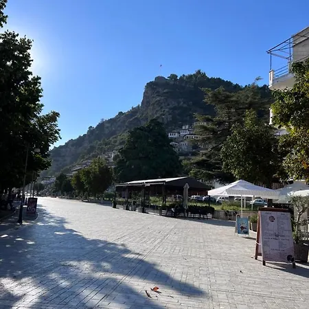 Nyaraló Mirsa *